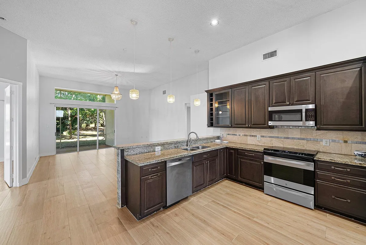 Boca Isles Residence photo 13
