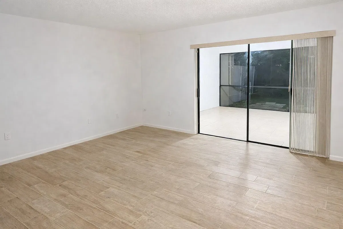 Unit 1294 photo 4
