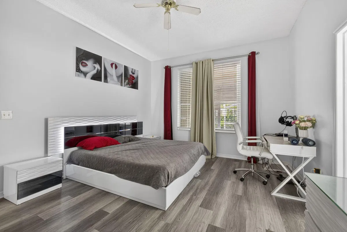 Residence photo 19