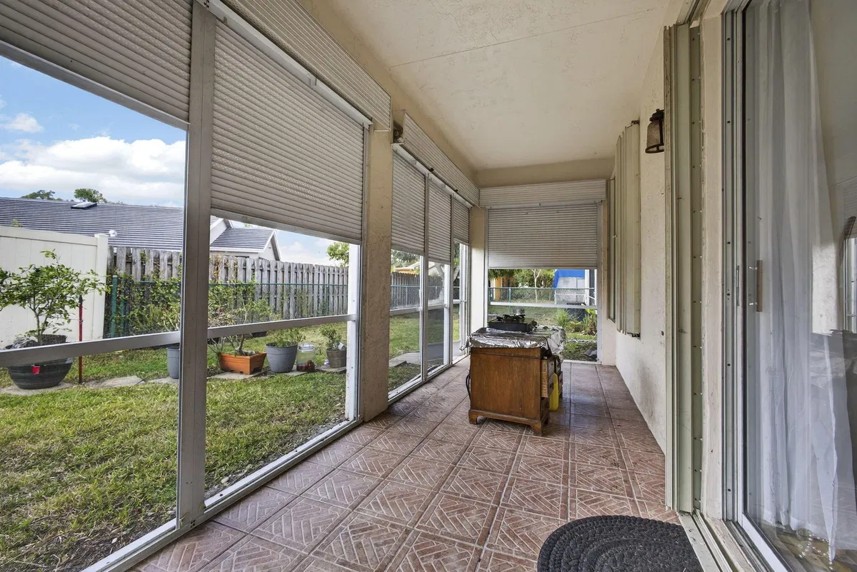Residence photo 31