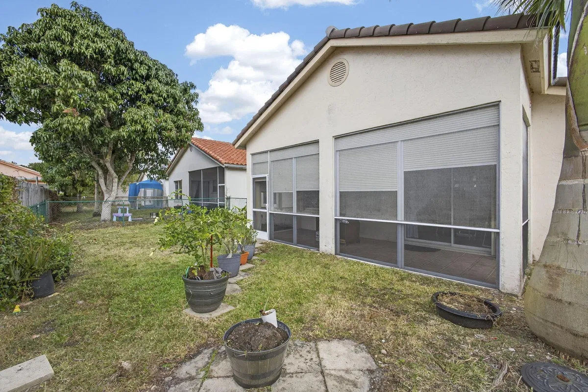 Residence photo 34