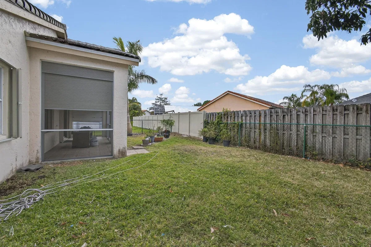 Residence photo 37