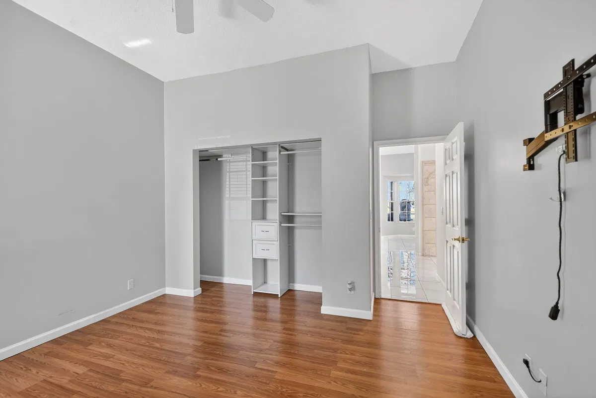 Residence photo 25