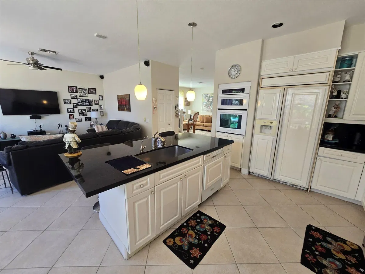 Residence photo 16