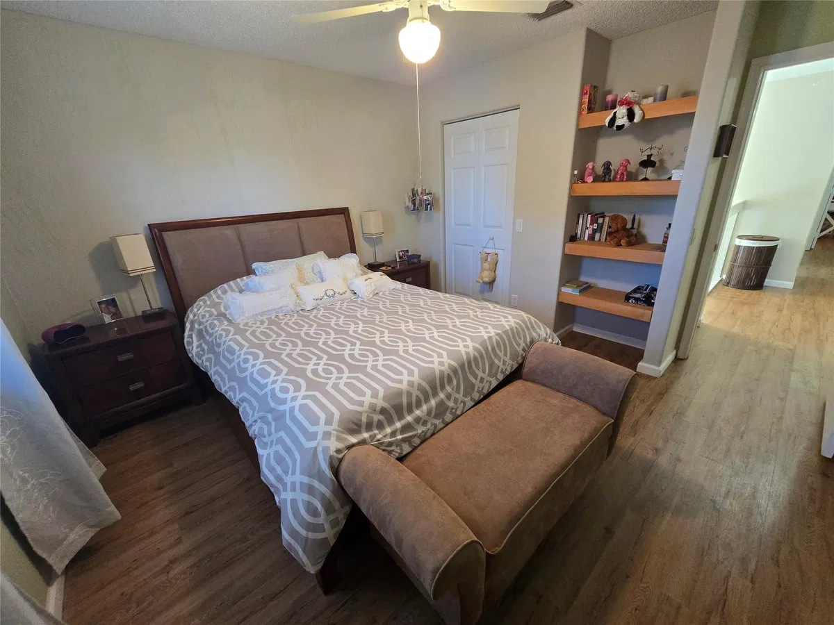 Residence photo 25