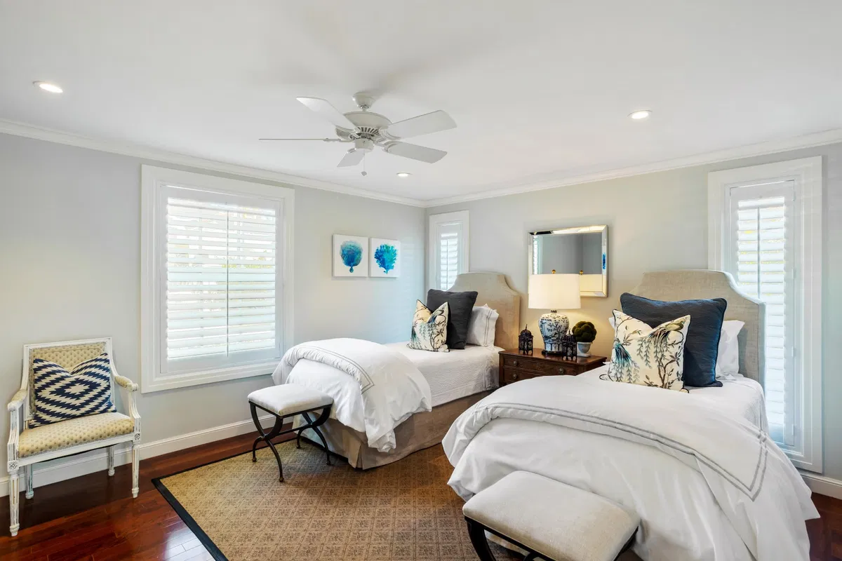 Residence photo 16