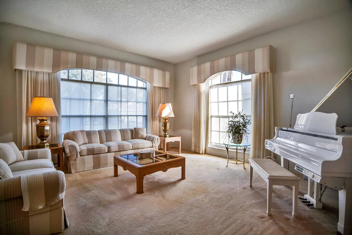 Residence photo 4