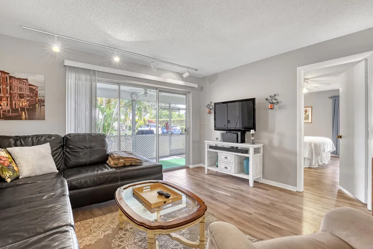  Residence photo 10