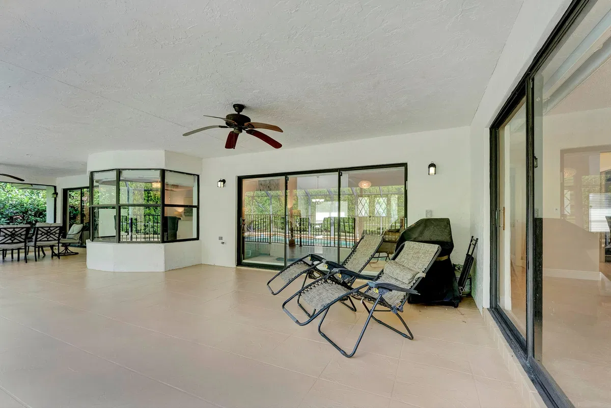 Residence photo 25