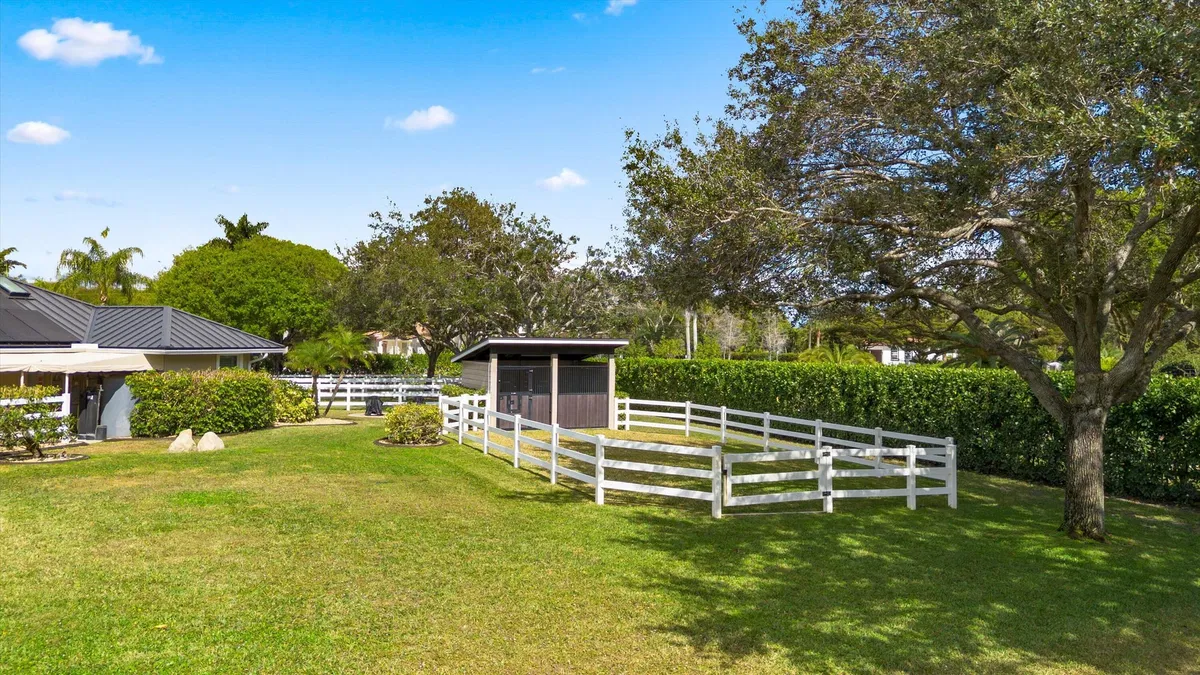 Paddock Park Residence photo 31