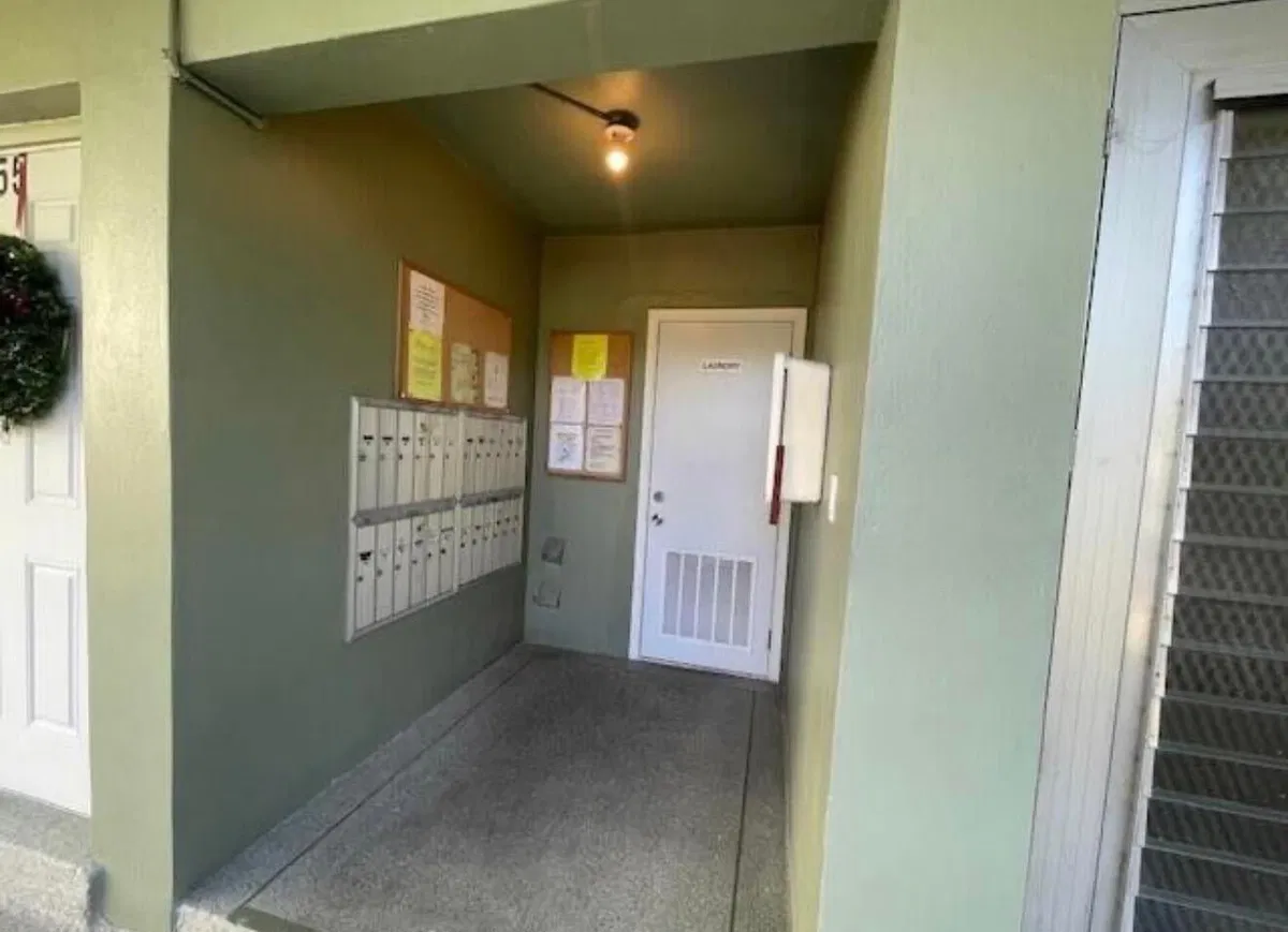 Unit C photo 4