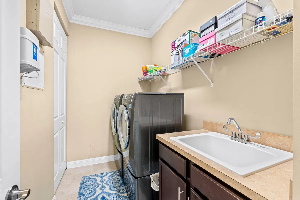 Residence photo 37
