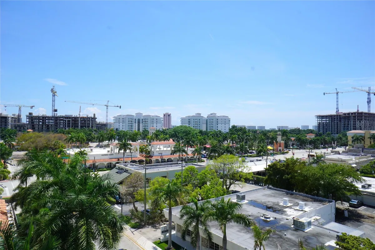 233 S Federal Boca Unit 401 photo 40