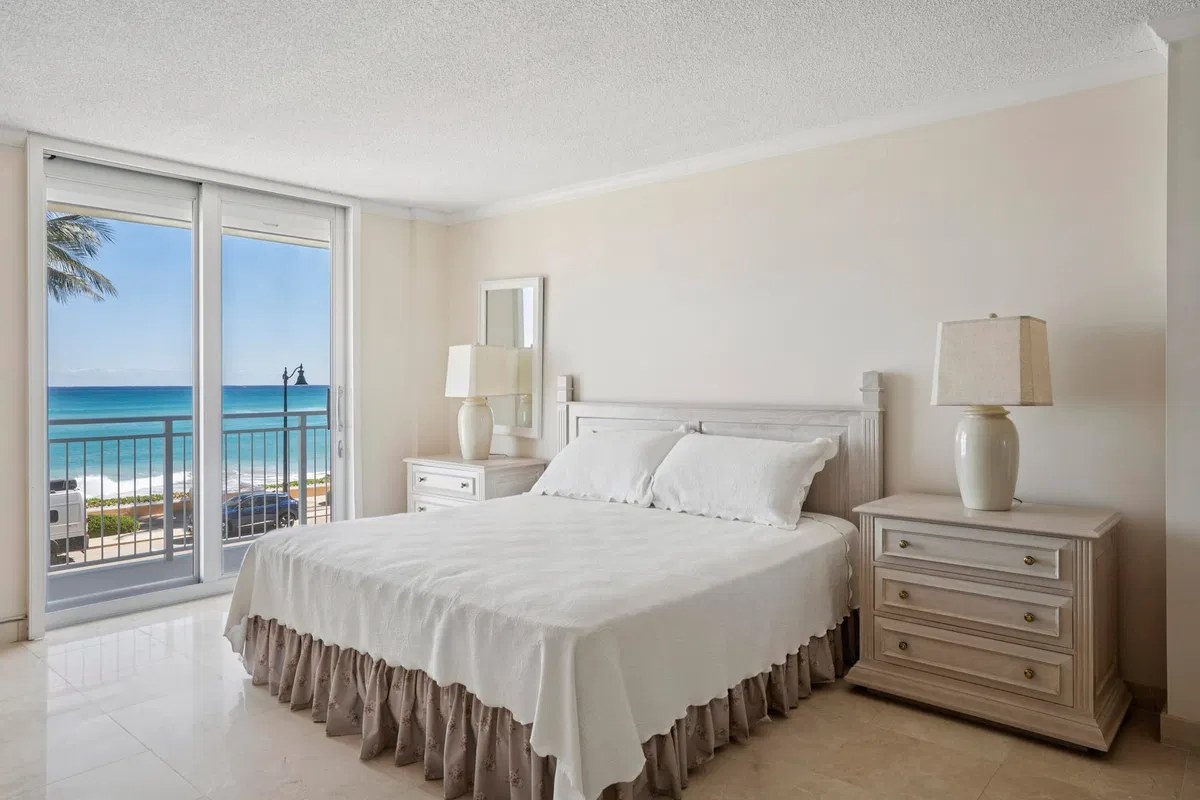 Winthrop House Condos Unit 310 photo 10
