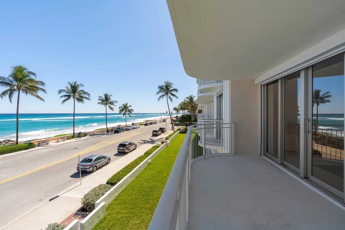Winthrop House Condos Unit 310 photo 16