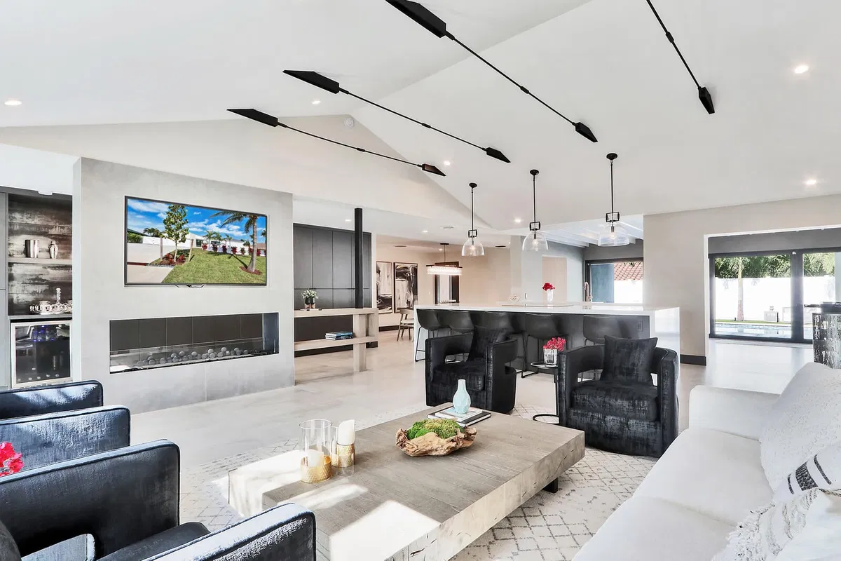 Residence photo 19