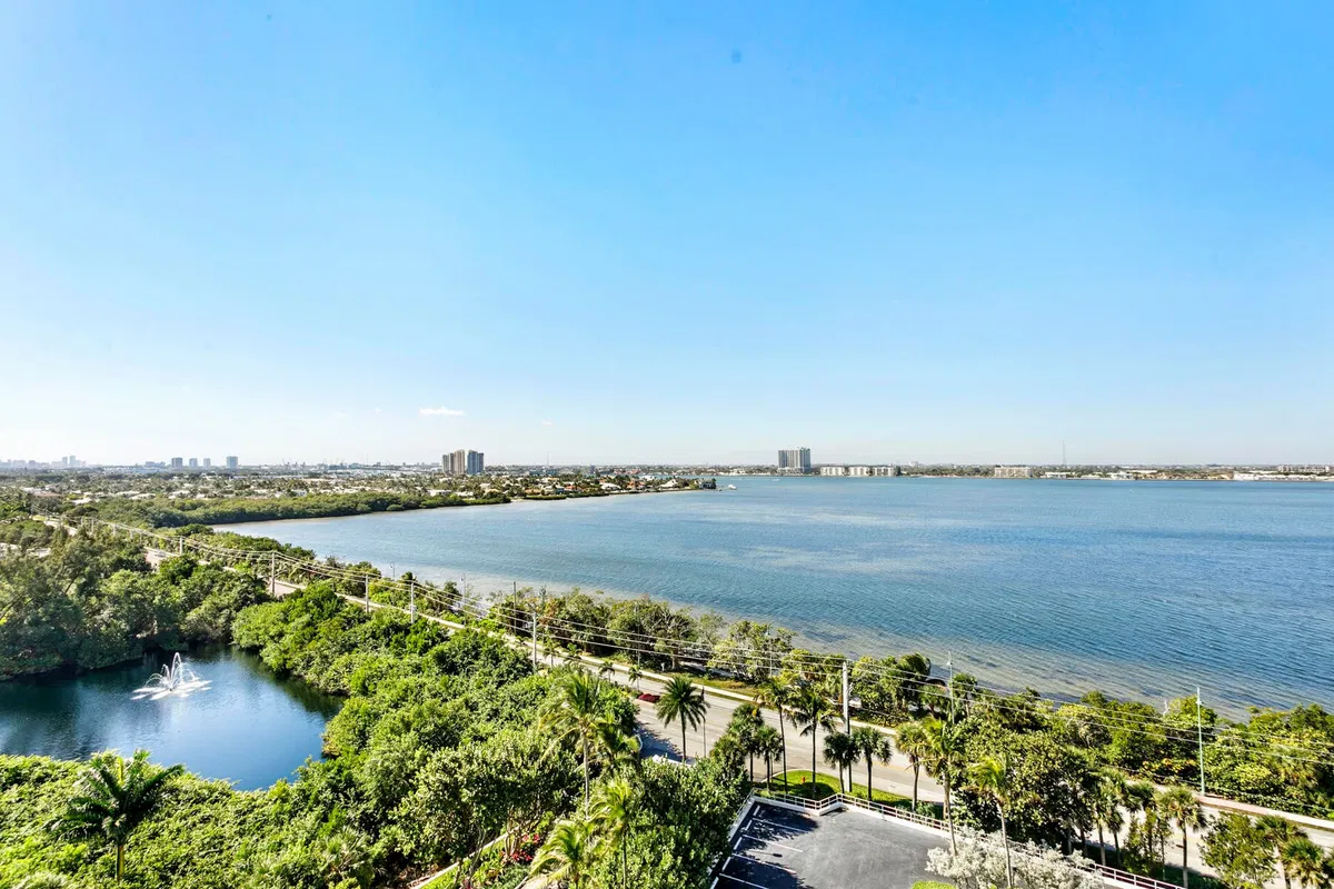 Singer Island Unit 9d photo 16