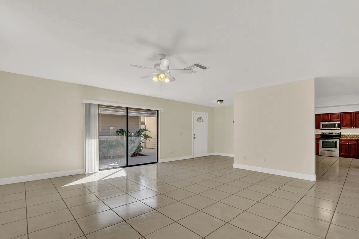 Residence photo 7