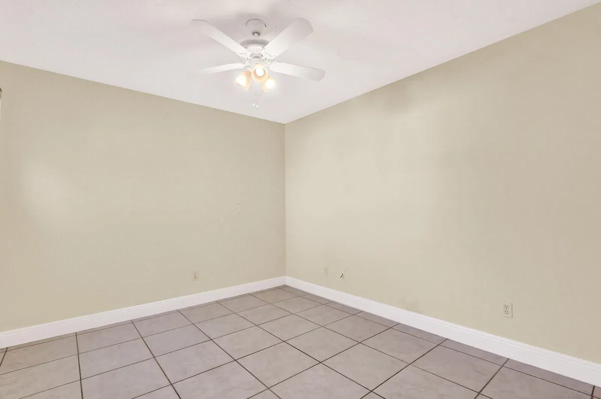 Residence photo 19