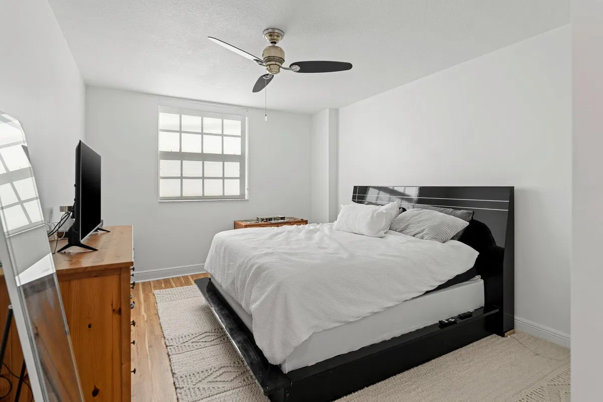 610 Clematis Unit 338 photo 10