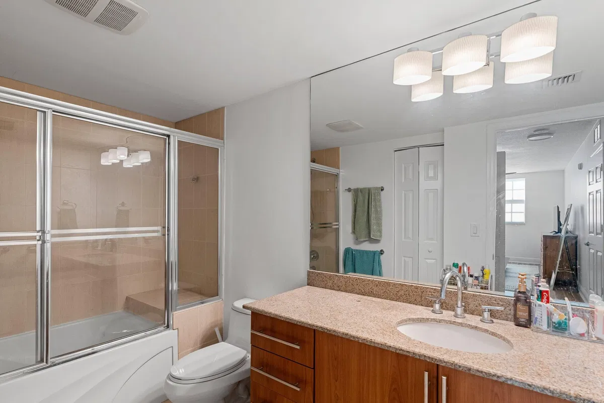 610 Clematis Unit 338 photo 13
