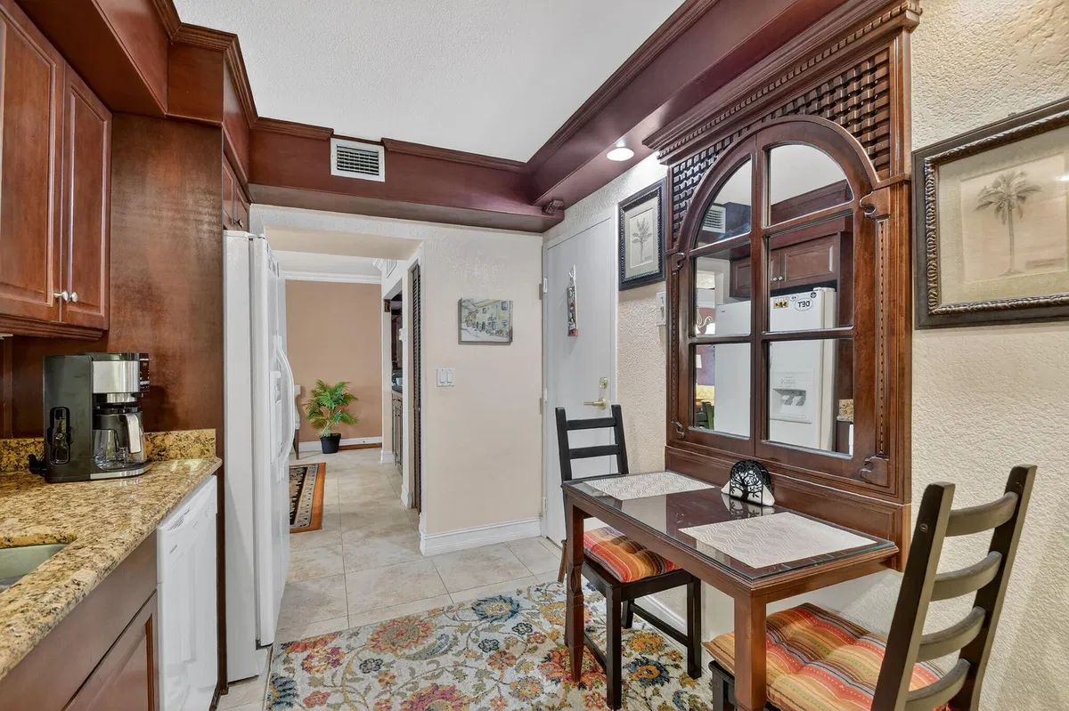 The Patrician of Palm Beach Unit 520 photo 7