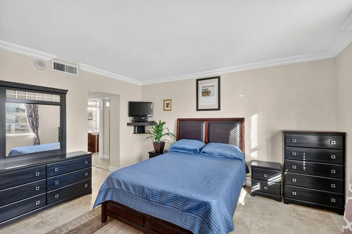The Patrician of Palm Beach Unit 520 photo 13