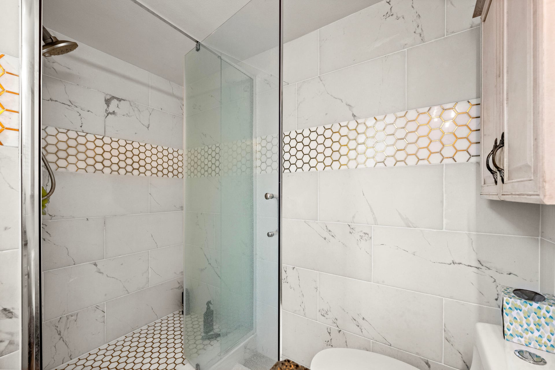 Unit 402 photo 13