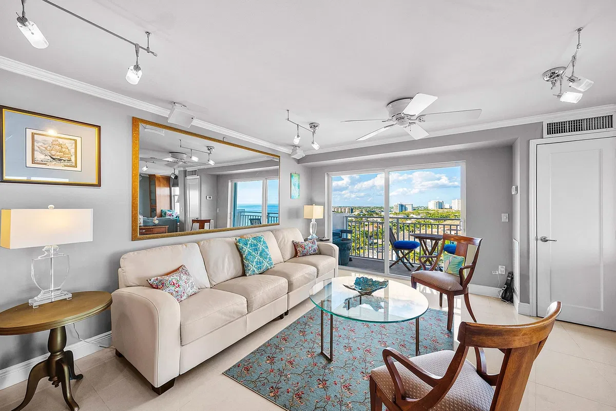 Unit 1008 photo 13