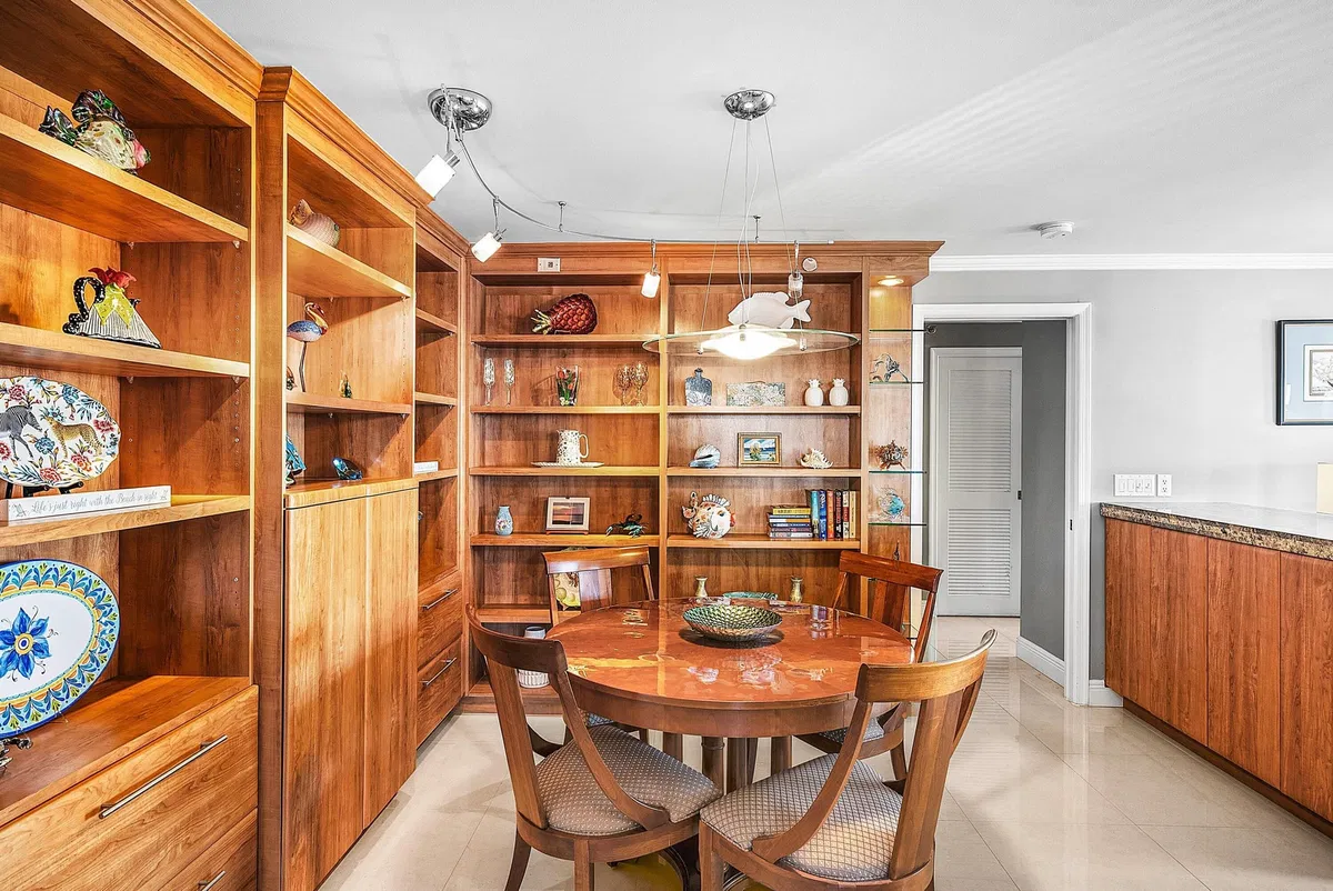 Unit 1008 photo 25
