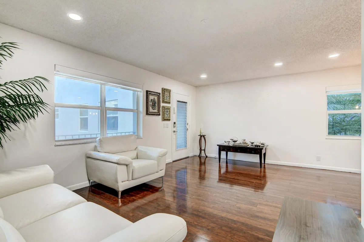 Residence photo 4