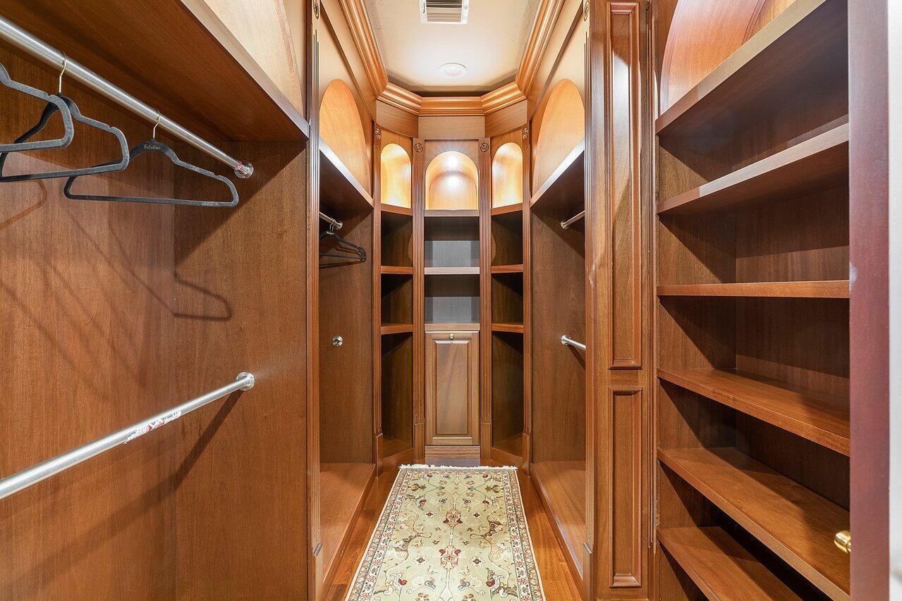 Residence photo 22