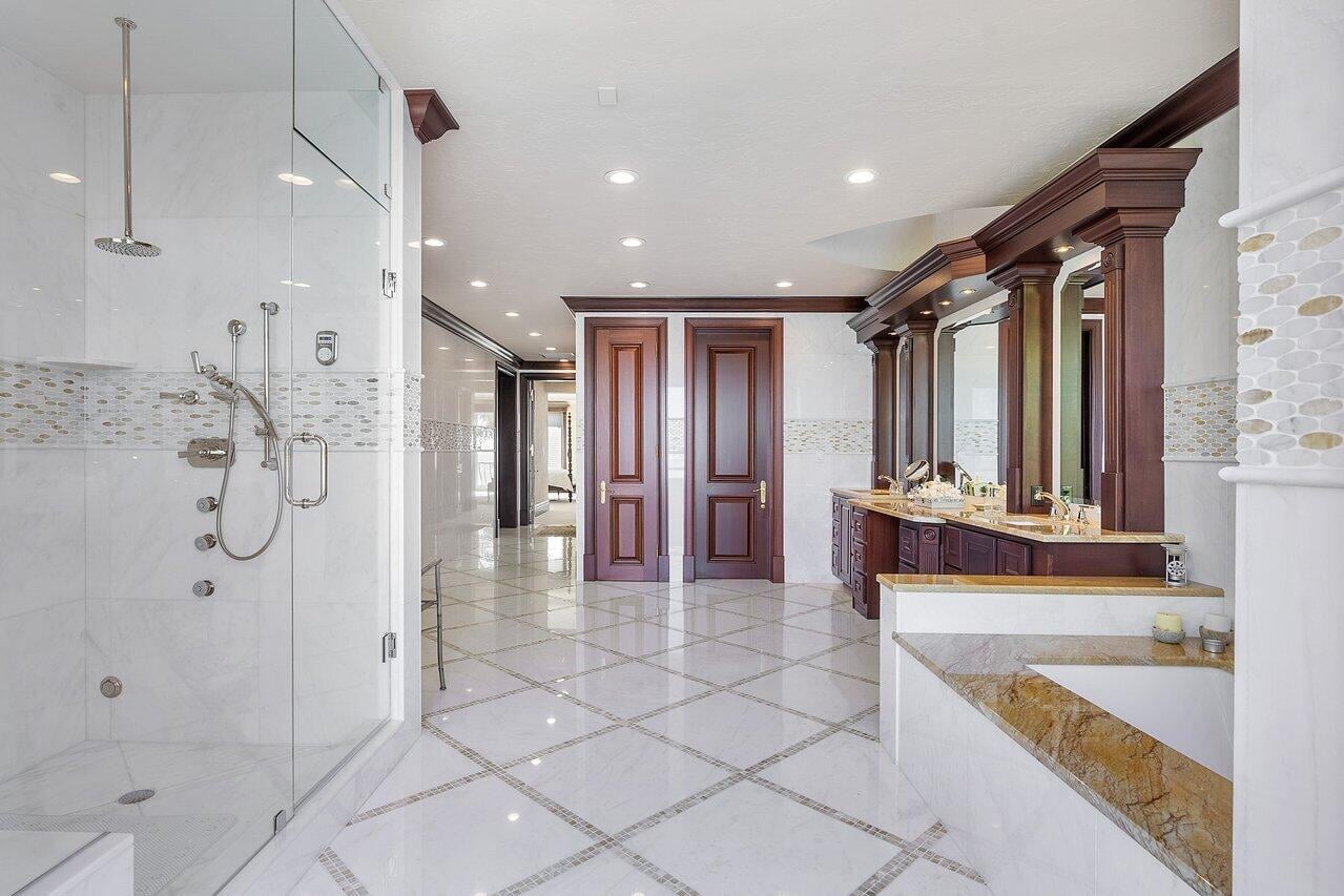 Residence photo 25