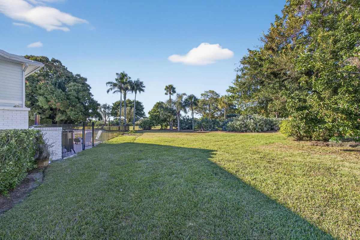 Residence photo 61