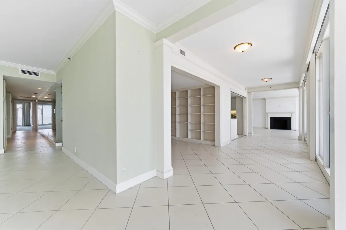 The Plaza of The Palm Beaches Unit 20b/c photo 7