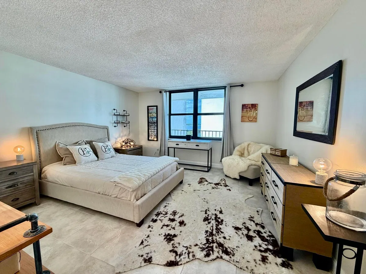 Unit 5110 photo 31