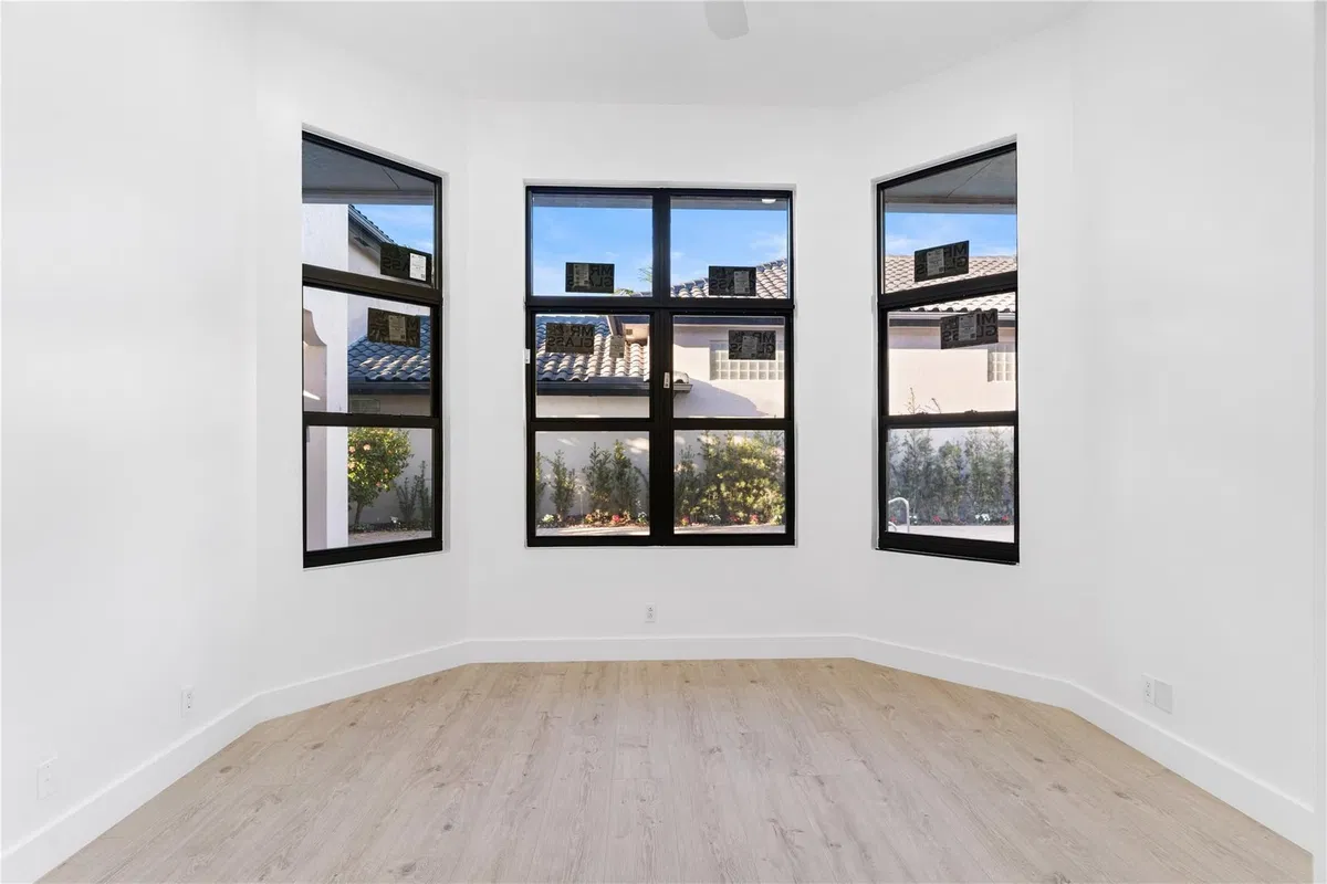  Residence photo 10