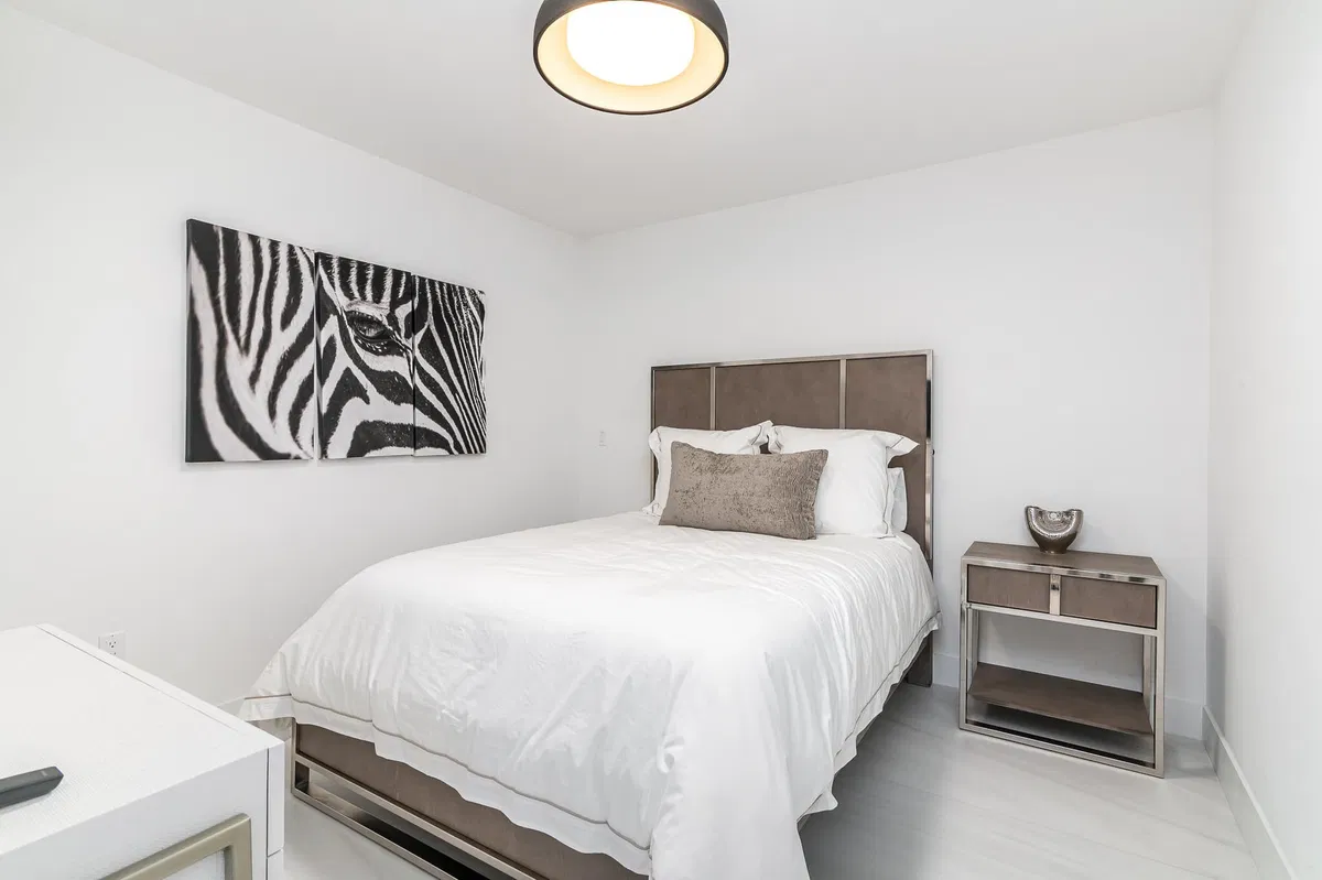 Tower 155 Unit 820 photo 16