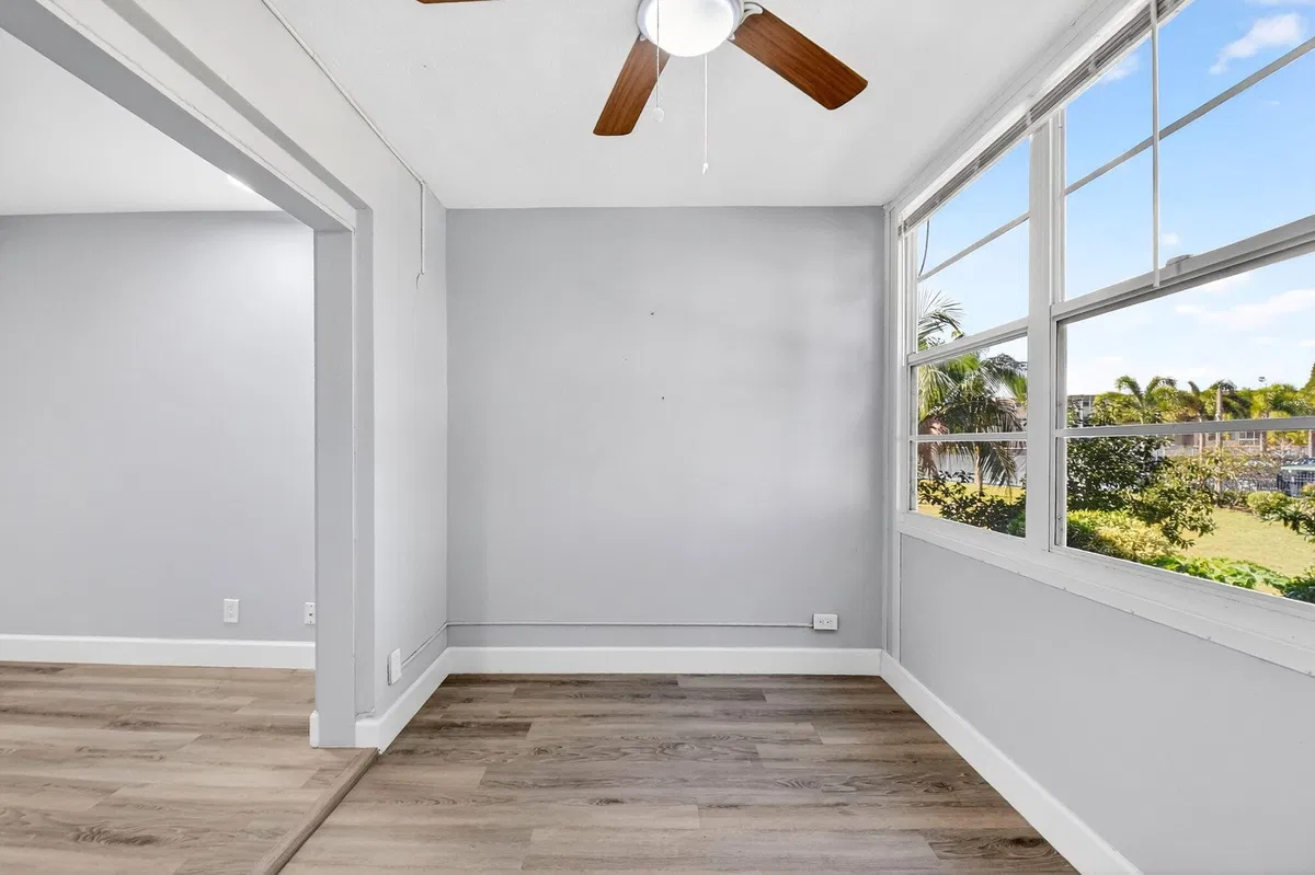 Unit 204 photo 10