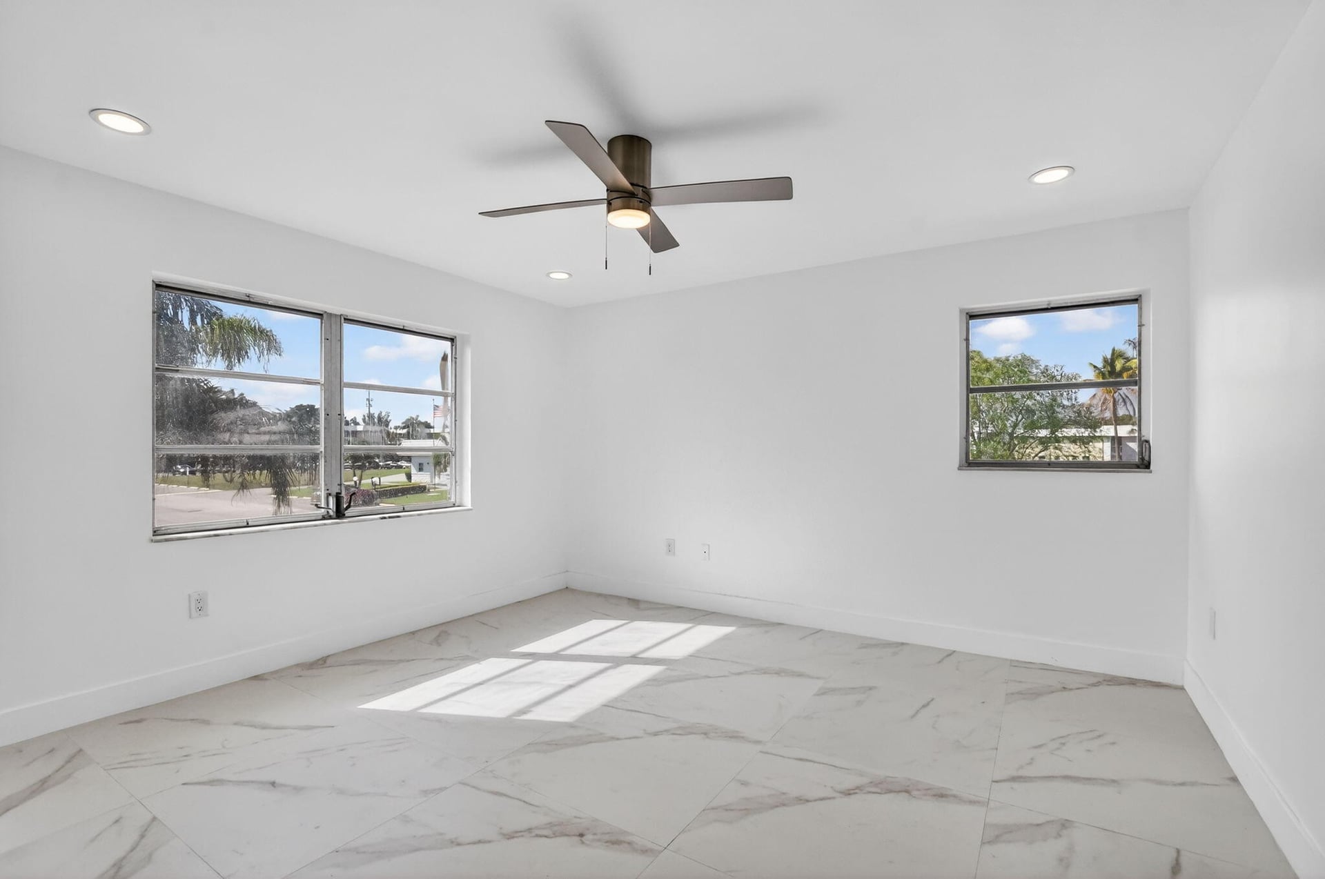  Unit 425 photo 16