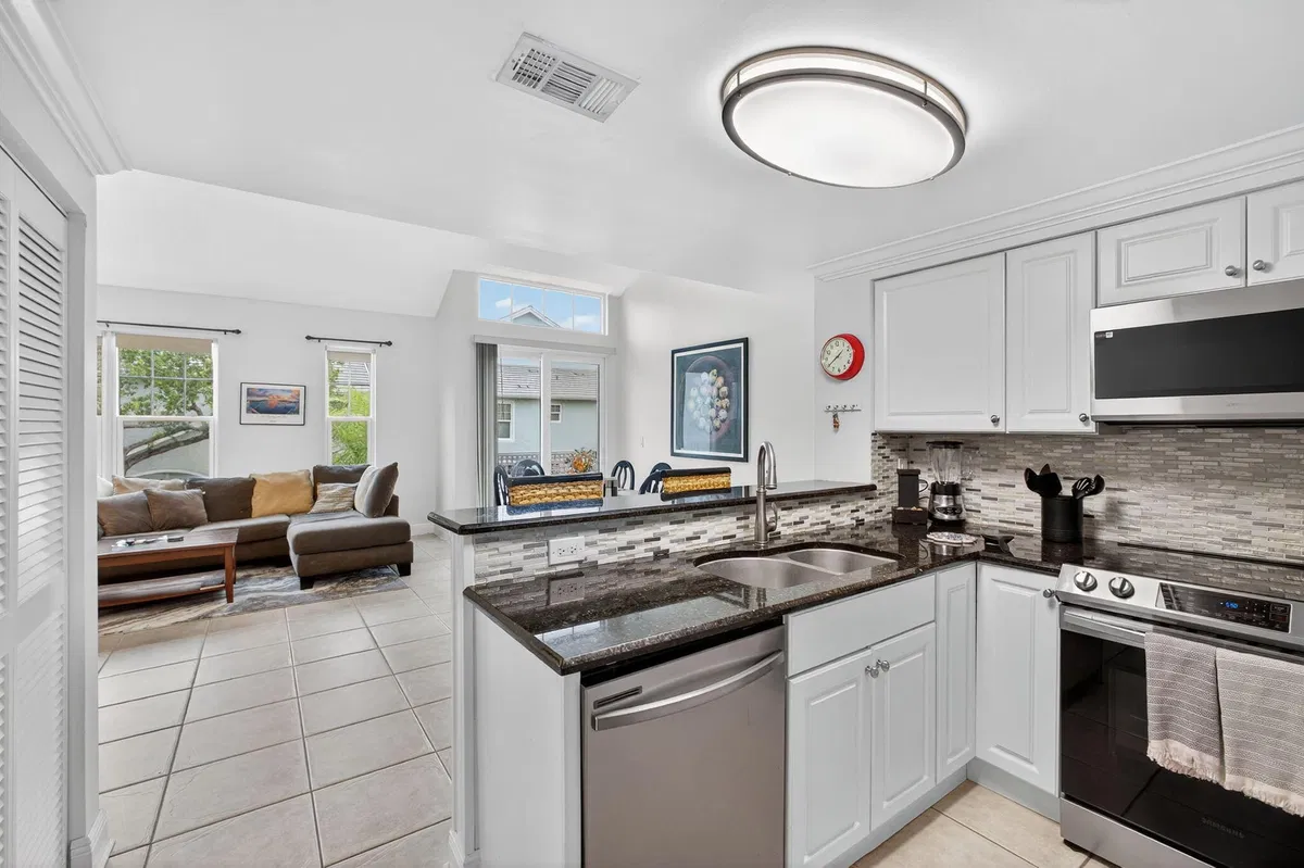 Unit 1609 photo 16