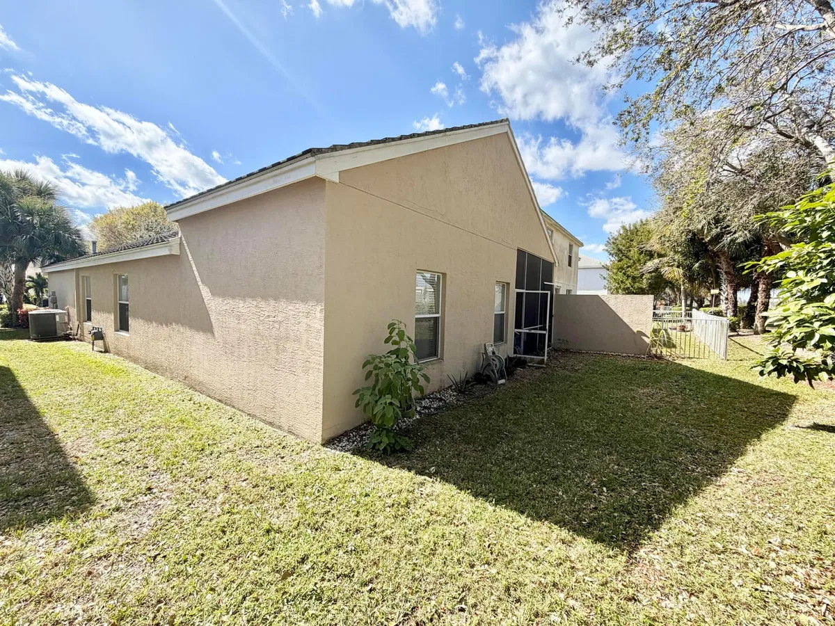 Residence photo 16