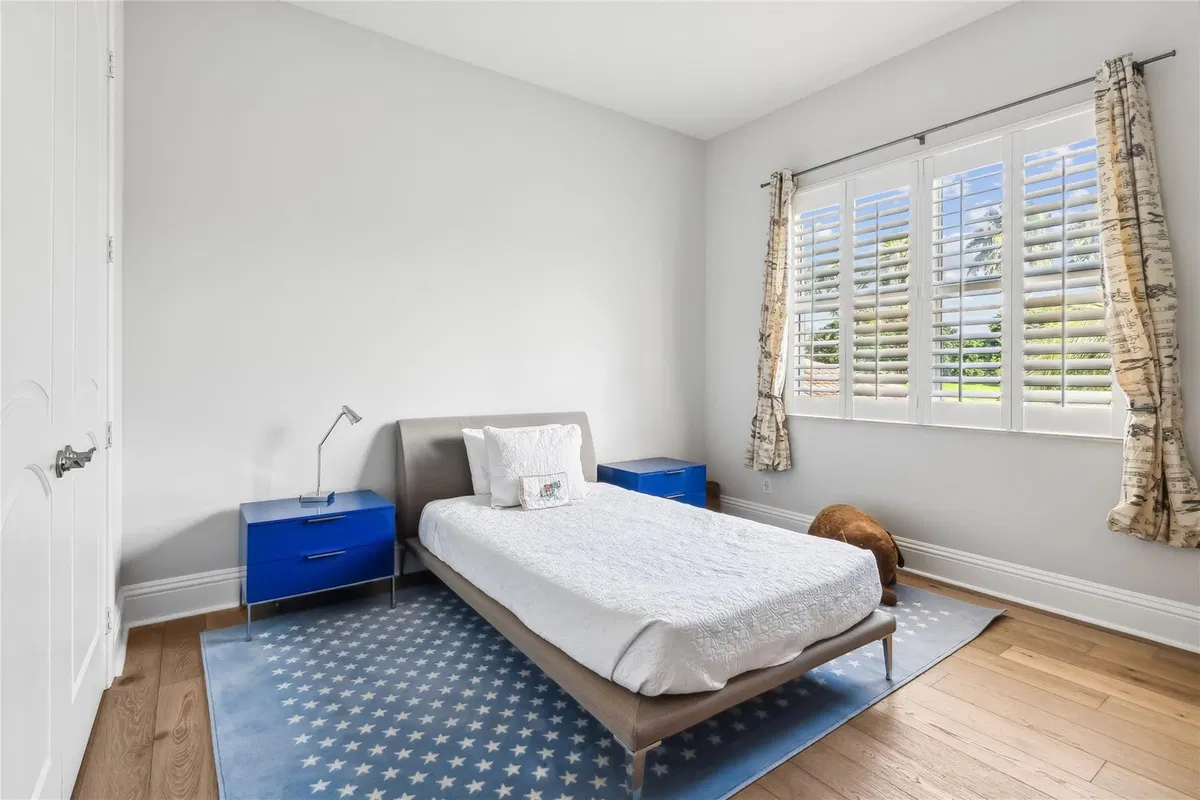 Residence photo 25