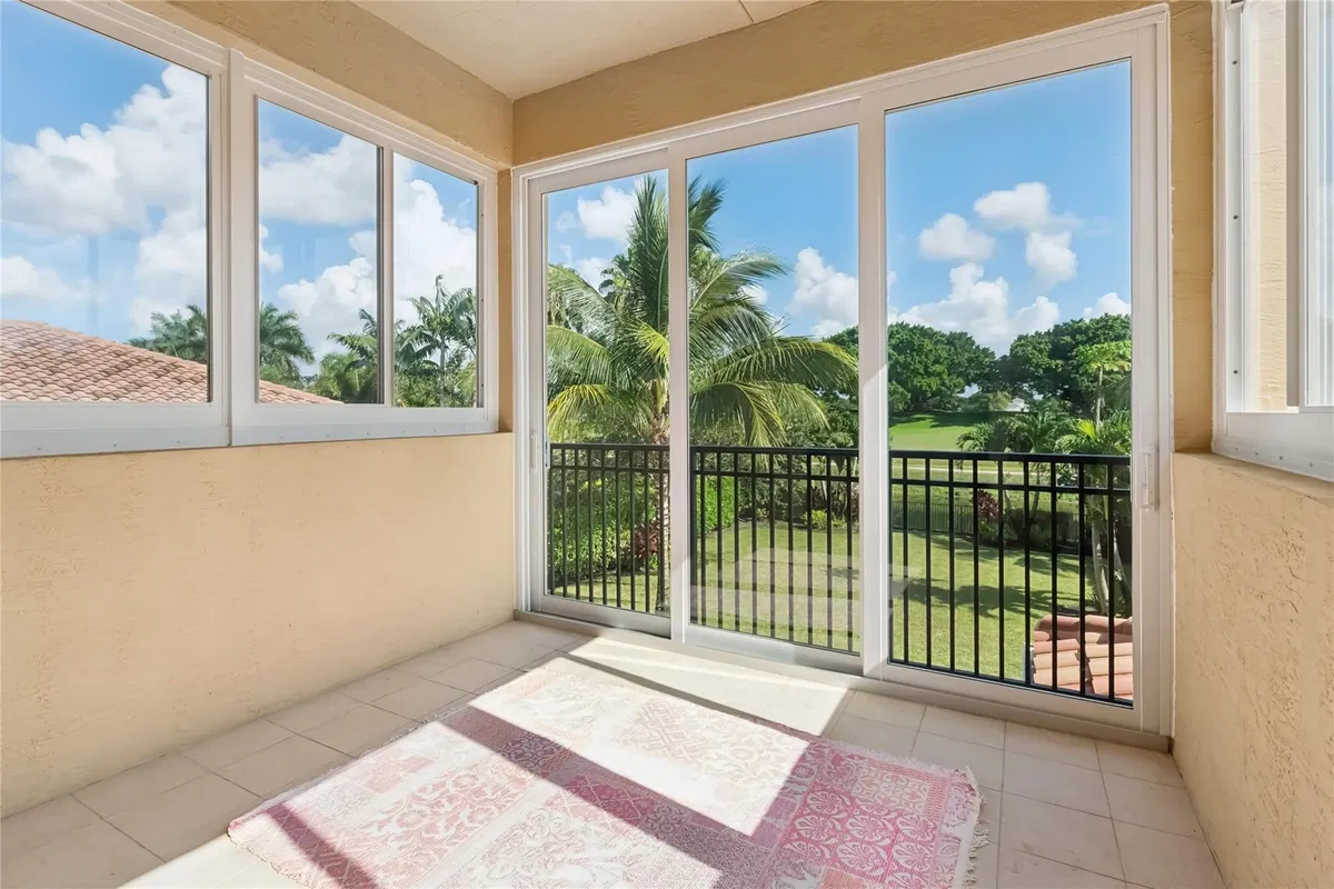 Residence photo 28