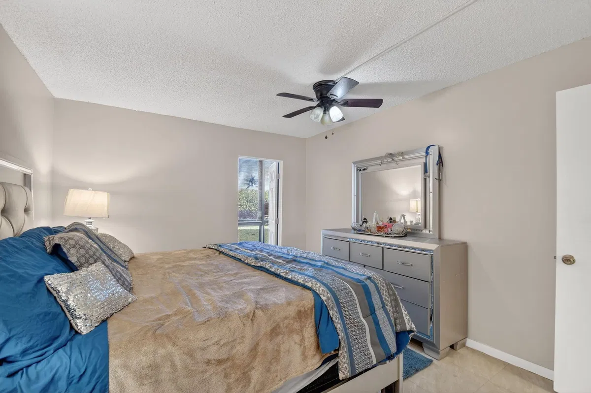 Residence photo 22