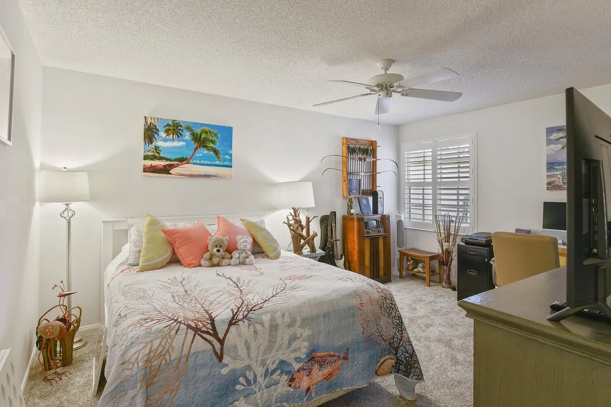Residence photo 16