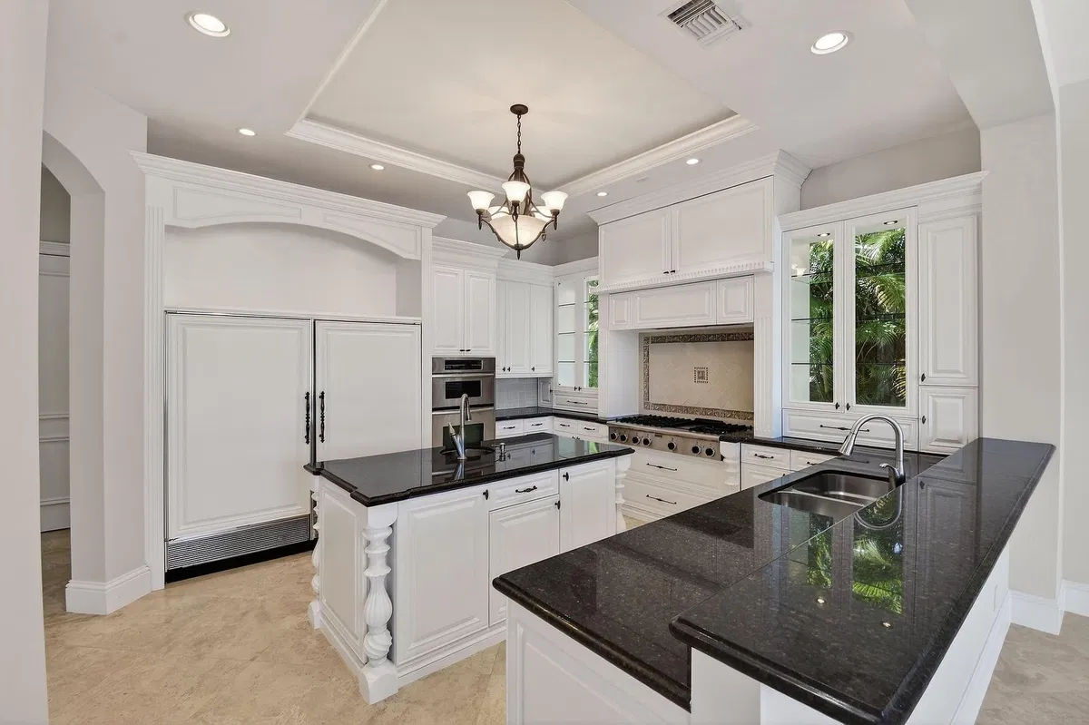 Golden Harbour Residence photo 19