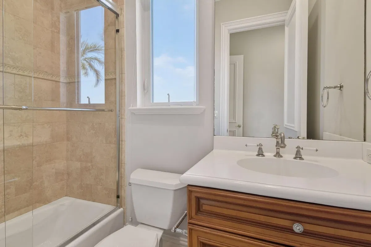 Golden Harbour Residence photo 49