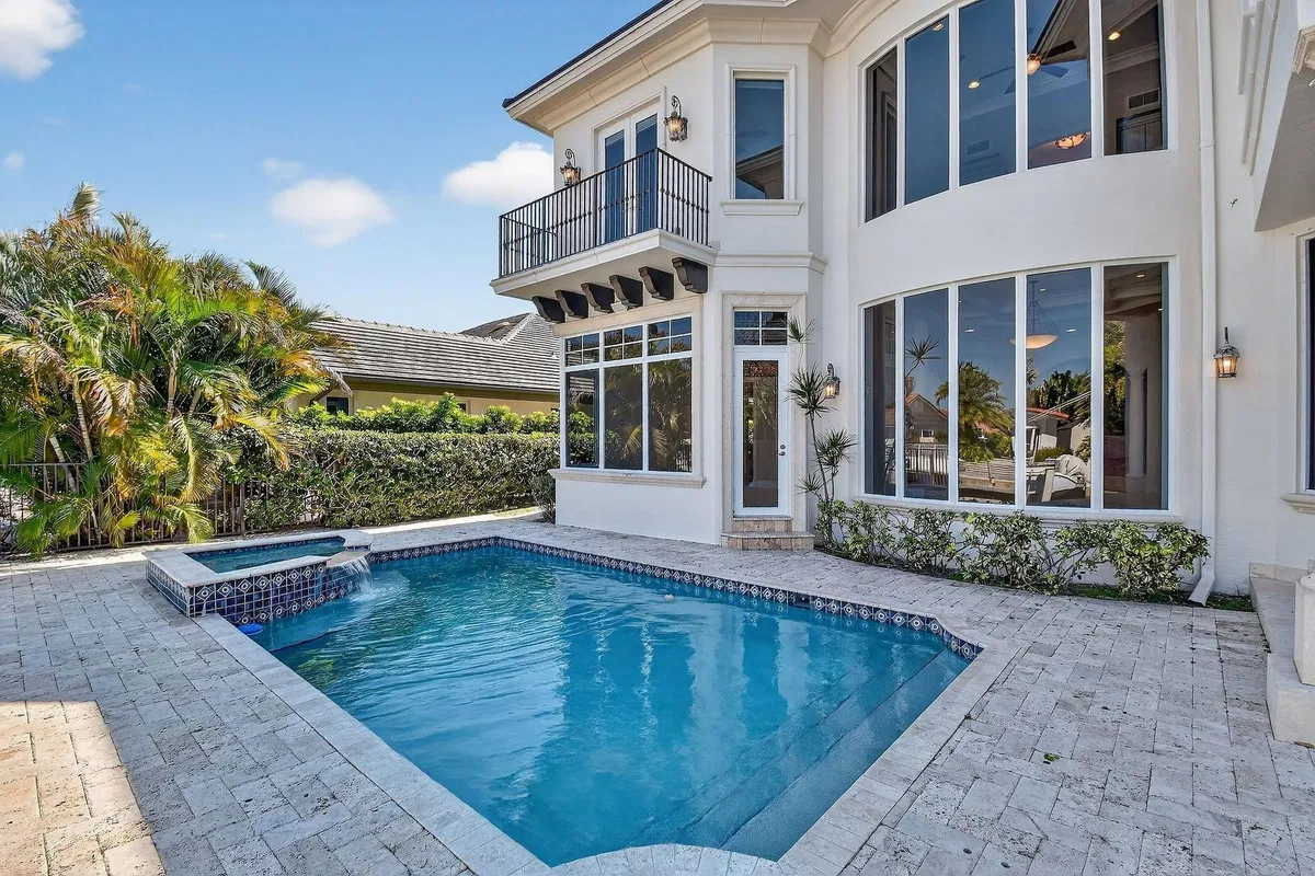 Golden Harbour Residence photo 52