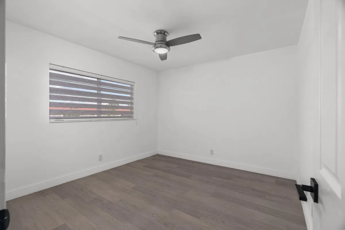 Unit 207 photo 13